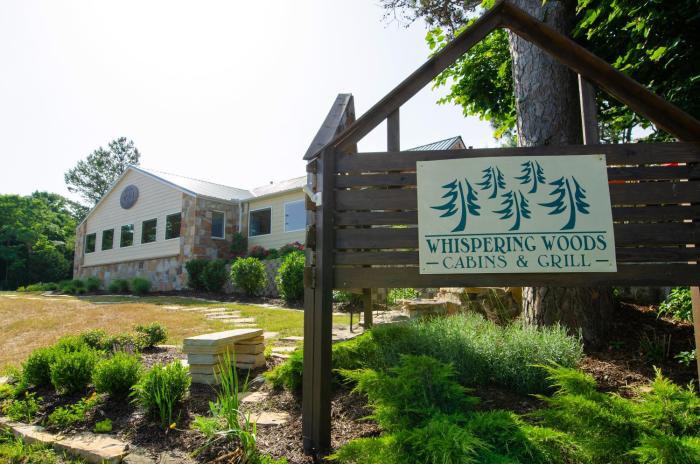 whispering woods cabins and grill
