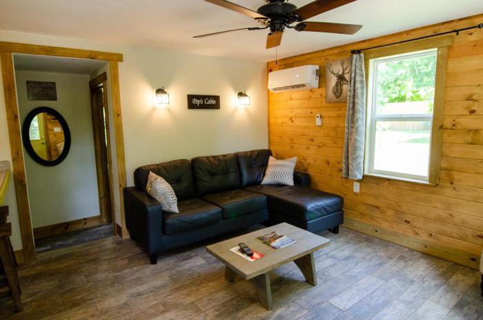 whispering woods cabins and grill