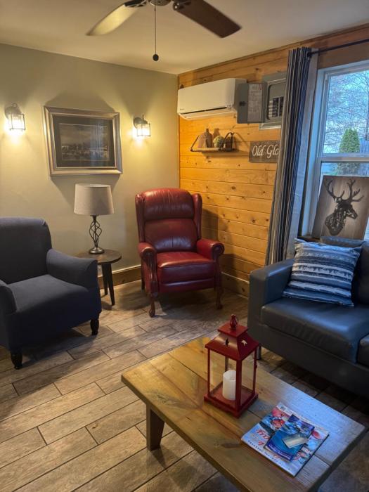 whispering woods cabins and grill