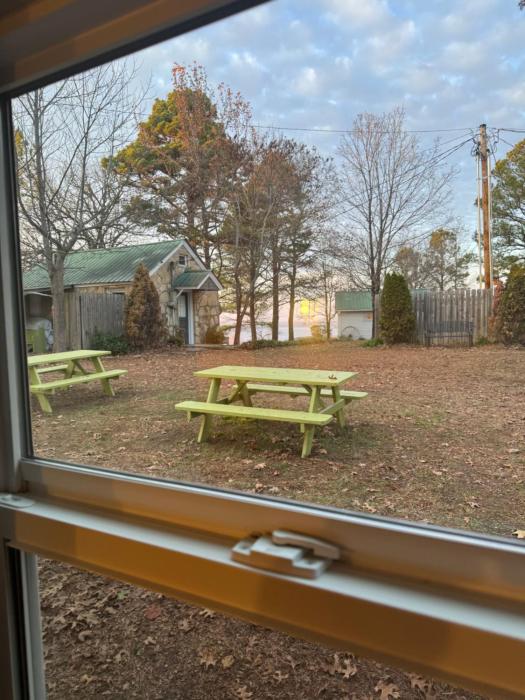 whispering woods cabins and grill