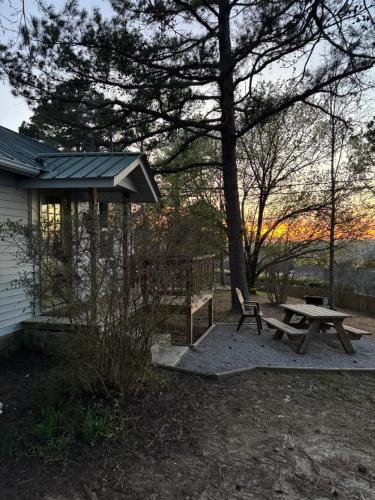 whispering woods cabins and grill