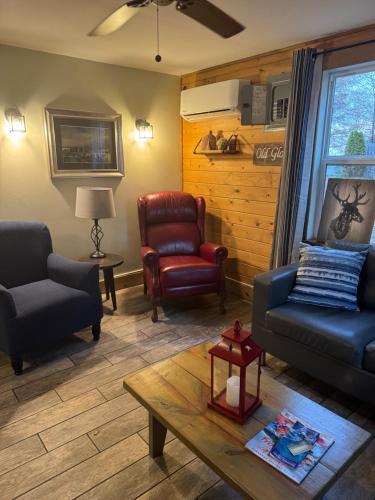whispering woods cabins and grill