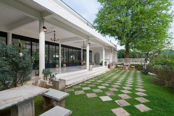 villa la flora kaeng krachan