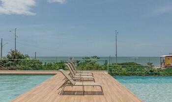 Seafront Condominium With Pool - Shc,,2 star