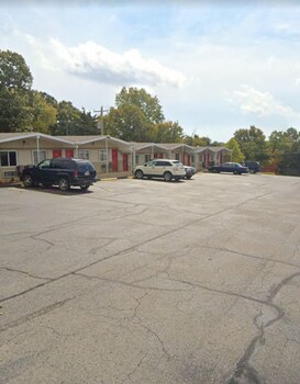 St Roberts Towne & Village Extended Stay,,2 star