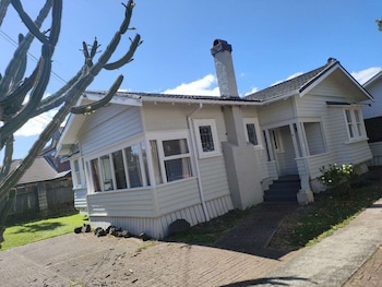 5 bedroom house 7 rangiatea road