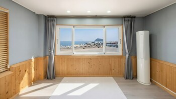 the sea anglers pension in namhae