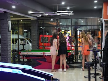 hangover hostel patong