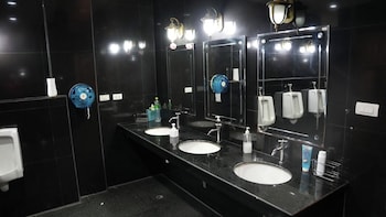 hangover hostel patong