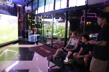 hangover hostel patong
