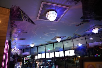 hangover hostel patong