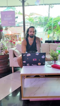 hangover hostel patong