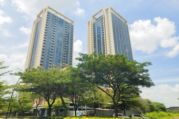 Warm And Spacious 1Br At Branz Bsd City Apartment,,2 star