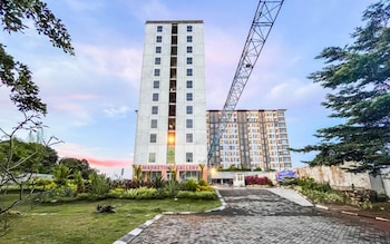 Comfy 1Br Apartment At Tamansari Skylounge Makassar,,2 star