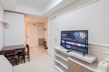 Comfy 1Br Apartment At Tamansari Skylounge Makassar,,2 star