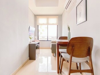 minimalist and cozy living 2br pollux chadstone apartment
