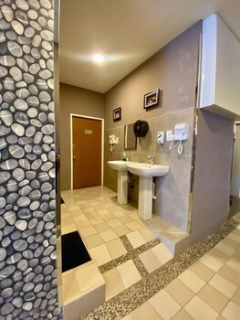 Brighton Inn & Camping Resort,,1 star