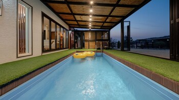 yeongheungdo stay noc pool villa