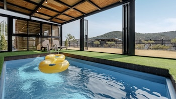 Yeongheungdo Stay Noc Pool Villa,,3 star