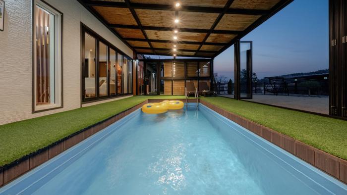 yeongheungdo stay noc pool villa