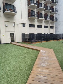 3 double 1 single 2 sofa beds apartment