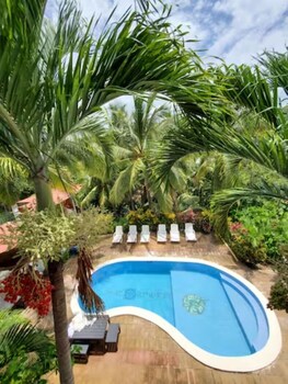 Little Beach House,,3 star