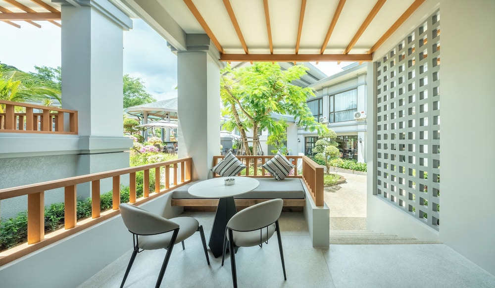 a z sunrise resort and fitness club