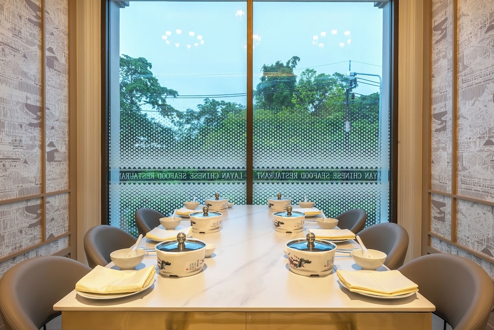 a z sunrise resort and fitness club