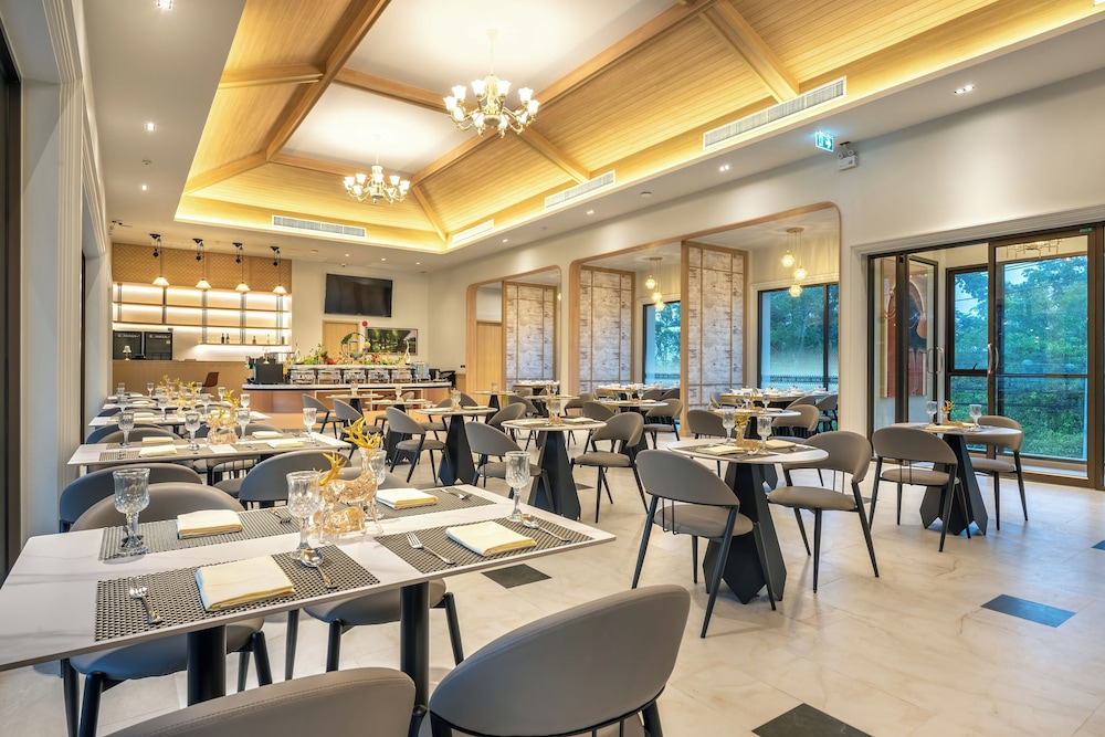 a z sunrise resort and fitness club