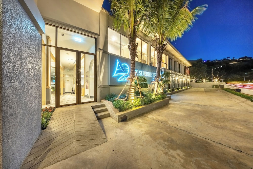 a z sunrise resort and fitness club
