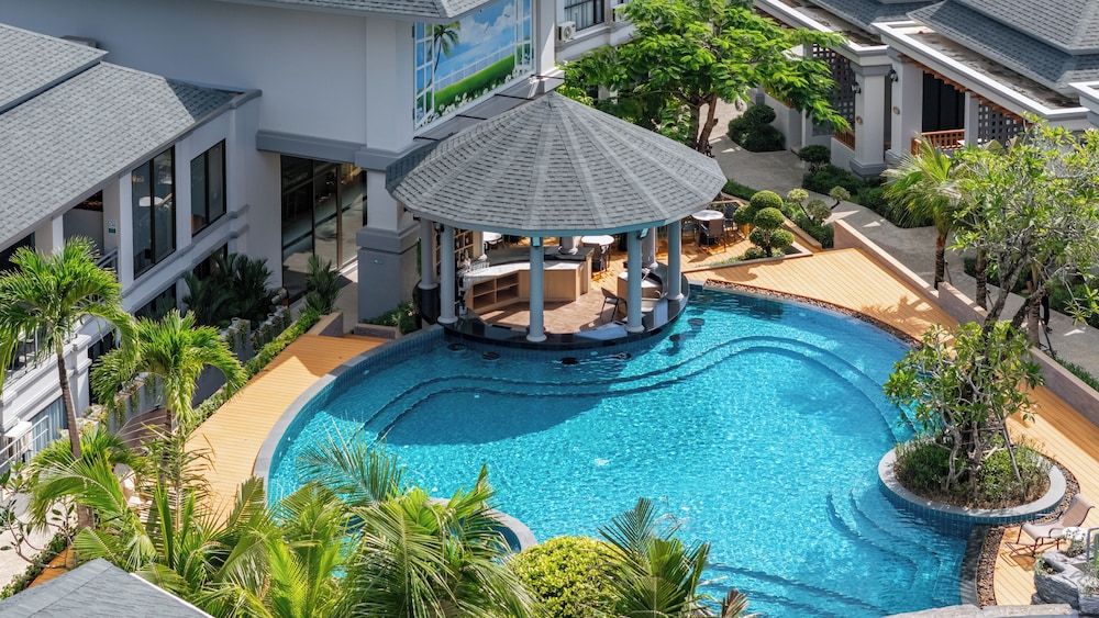 a z sunrise resort and fitness club