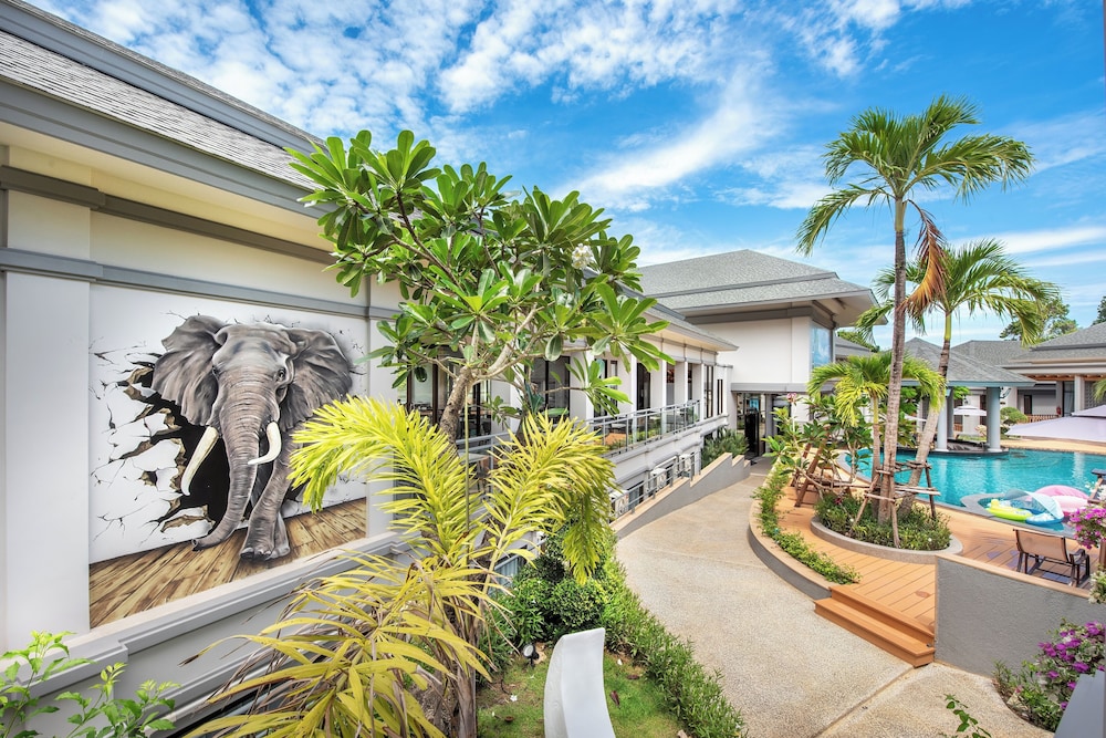 a z sunrise resort and fitness club