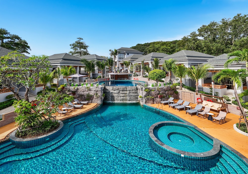 a z sunrise resort and fitness club