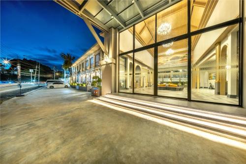 a z sunrise resort and fitness club