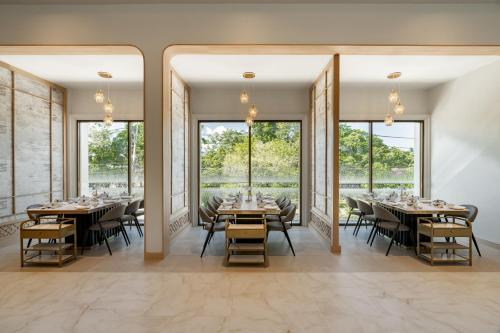 a z sunrise resort and fitness club
