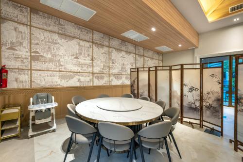 a z sunrise resort and fitness club