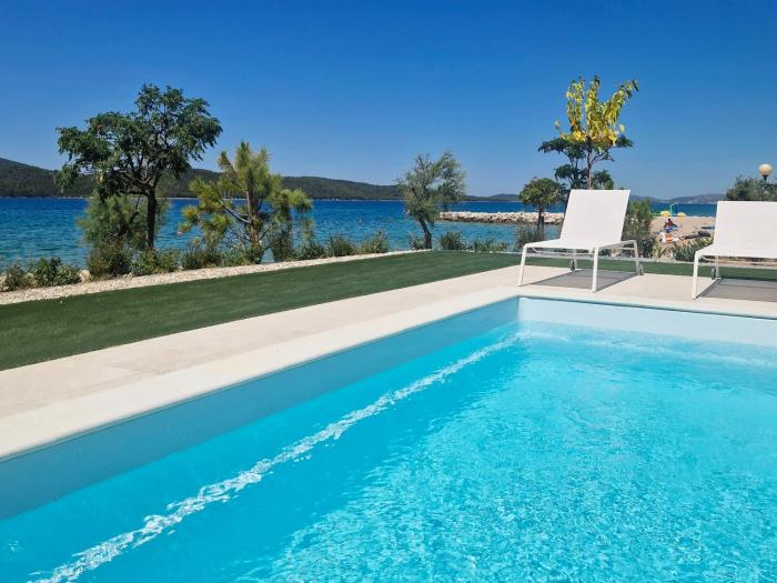 amadria exclusive beach villa