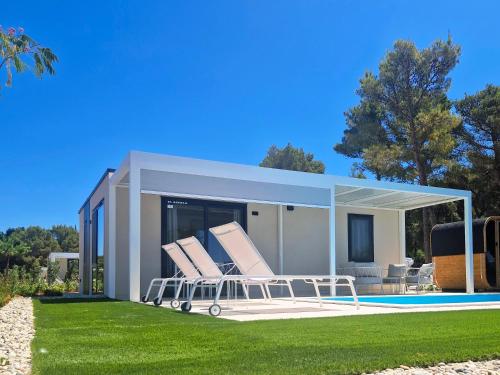 amadria exclusive beach villa