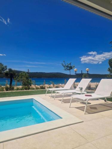 amadria exclusive beach villa