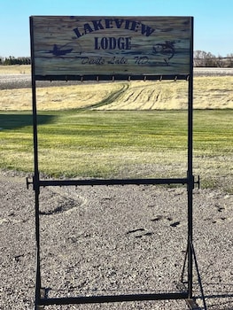 Lakeview Lodge,,2 star