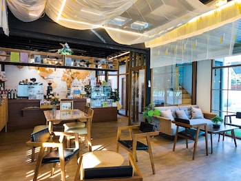 Moon In 9 Haus Cafe & Villas,,3 star