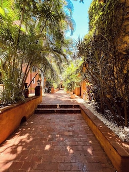 paseo colonial leos favorite