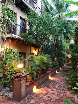 paseo colonial leos favorite