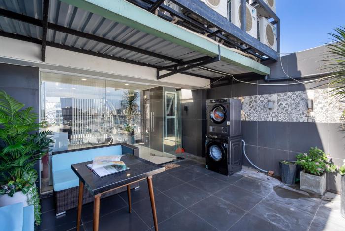 otis apartment 33 tran ke xuong rooftop view