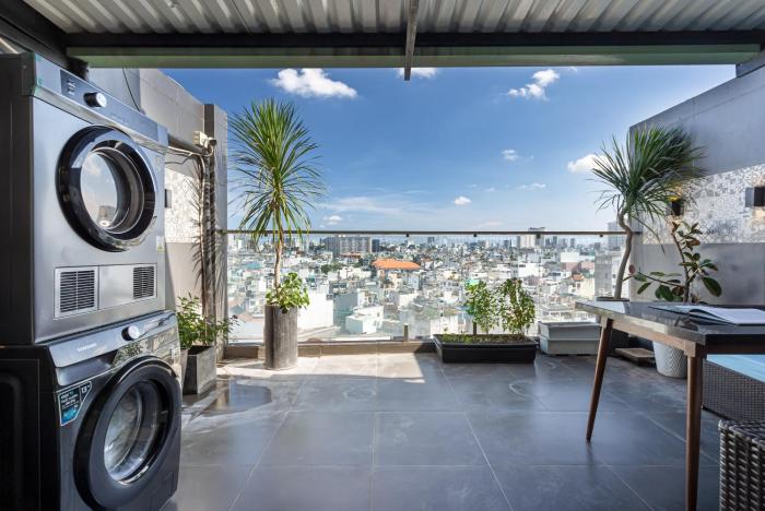 otis apartment 33 tran ke xuong rooftop view