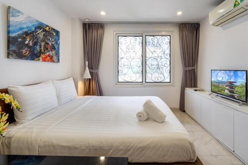 otis apartment 33 tran ke xuong rooftop view