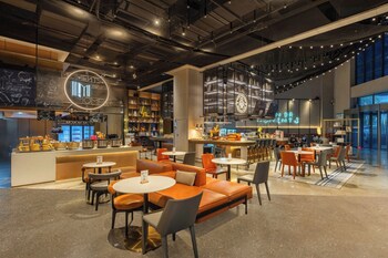wanda moments neo nanchang west railway