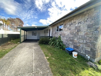 1 Double Beds Studio 95 Aquirus Drive,,2 star