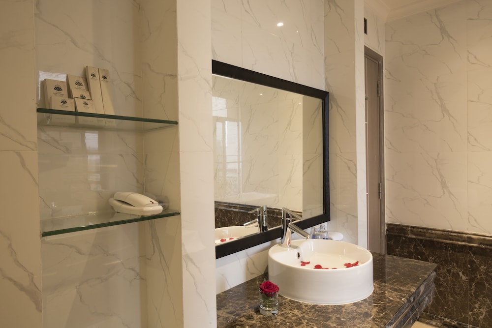 merperle crystal palace adults only