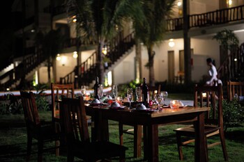 charm hon rom villas resort